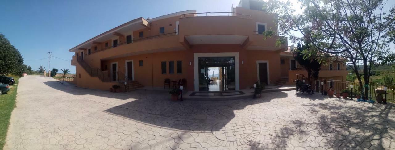Finiki Plaza Aparthotel Methoni  Luaran gambar